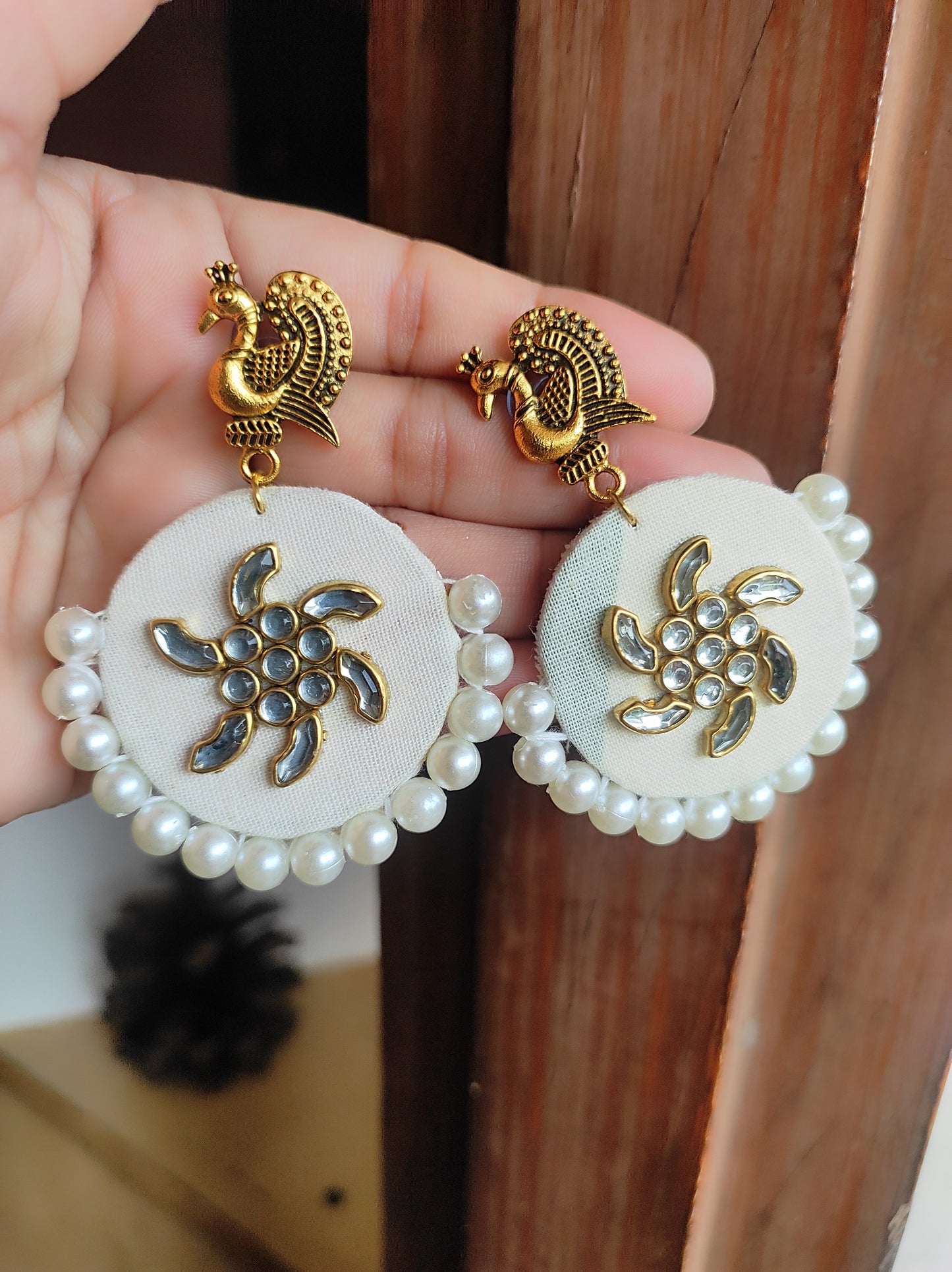 chhavi earring